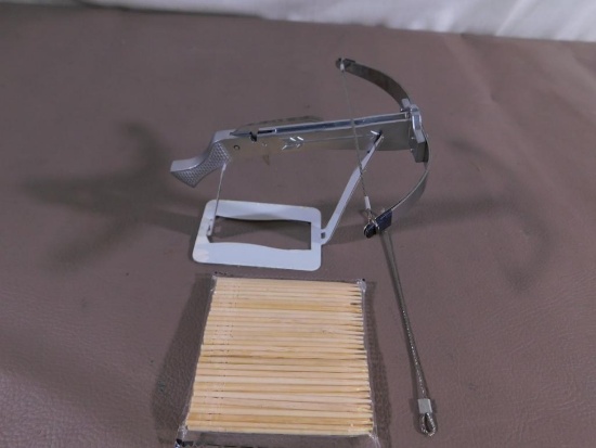 Miniature operable steel crossbow