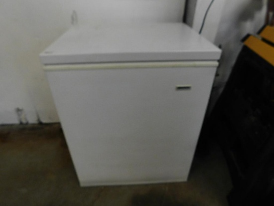 Frigidaire chest freezer