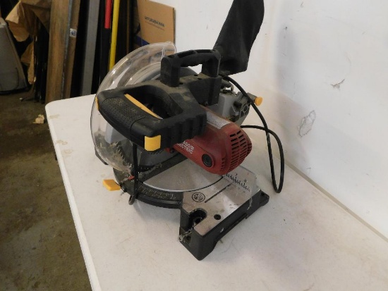 Compound miter saw