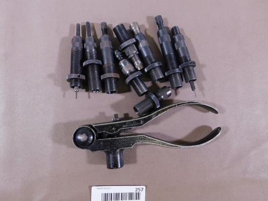 Ideal 310 hand loader with dies