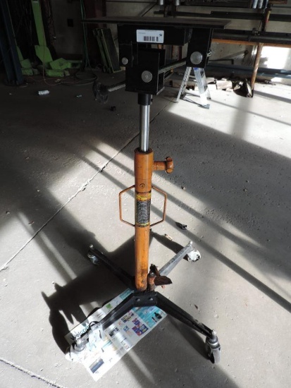 High-Lift transmission jack.