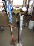 3 adjustable pipe stands.