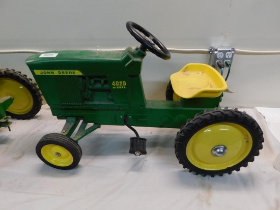 Metal Body John Deere Pedal Tractor