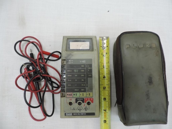 Fluke 8020 B multimeter with case.