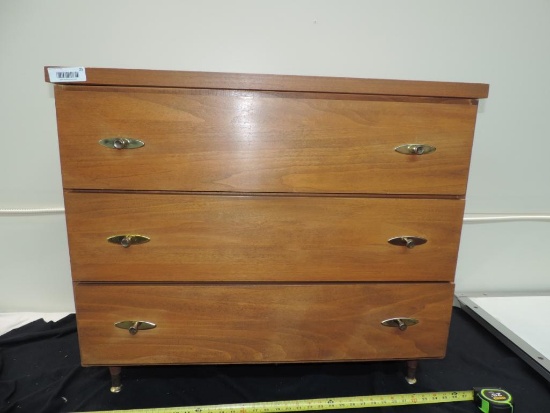 Mid century 3 drawer dresser.