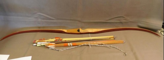 Recurve bow and arrows