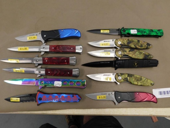 Assisted opening pocket knives