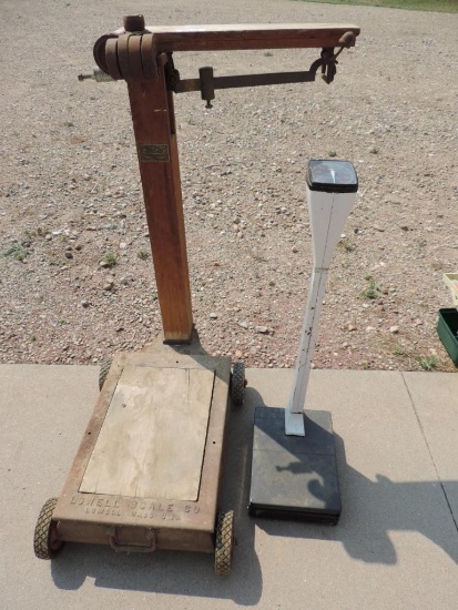 Railroad platform scale