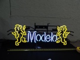 Modelo neon sign.