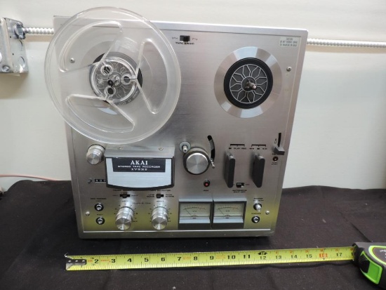 Akai 1722 II reel to reel stereo tape recorder.