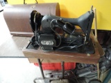 Singer Sewing Machine w/ Wood Case