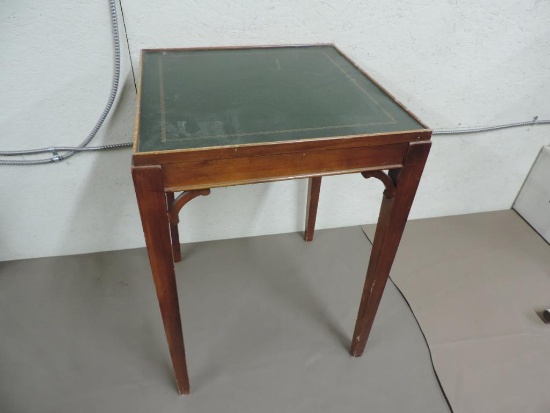 18x18x26" leather top side table.