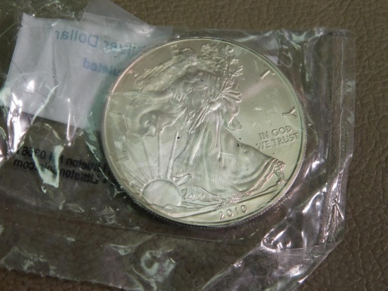 2010 American Eagle Silver ounce bullion round