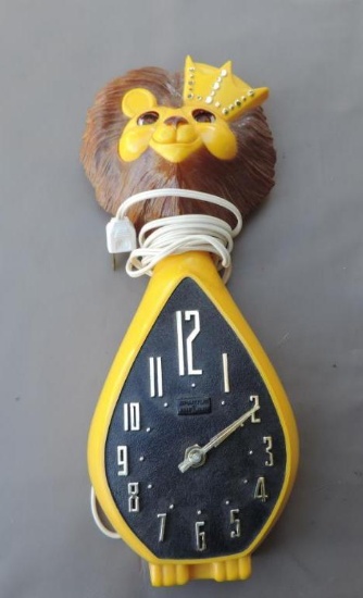Spartus Lion Clock