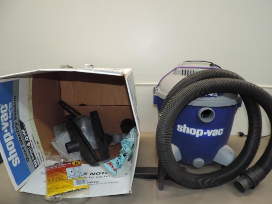 10 Gallon 4 HP Shop Vac with Attachments
