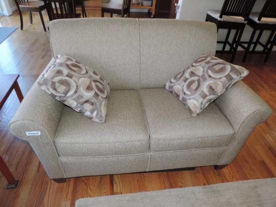 Nice FlexSteel Loveseat
