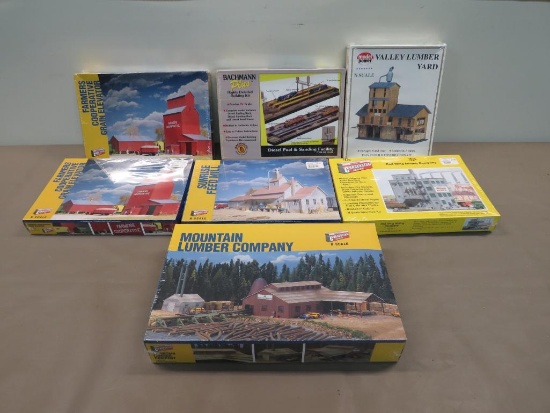 SEALED N-Gauge Model Building Kits