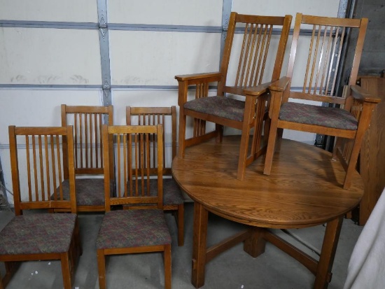 Nice Oak Mission Table with 6 Chairs & 8 Leafs