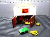 Fisher Price #915 Family Play Farm