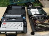 Olivetta Lettera 36 - Smith Corona Antique Typwriter