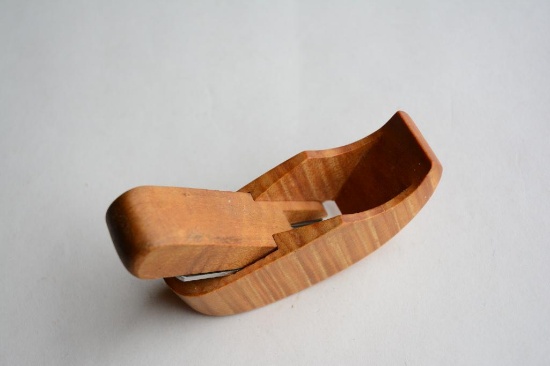 Wooden Horn plane., Curved base, Dimensions: L 4, W 1 1/4