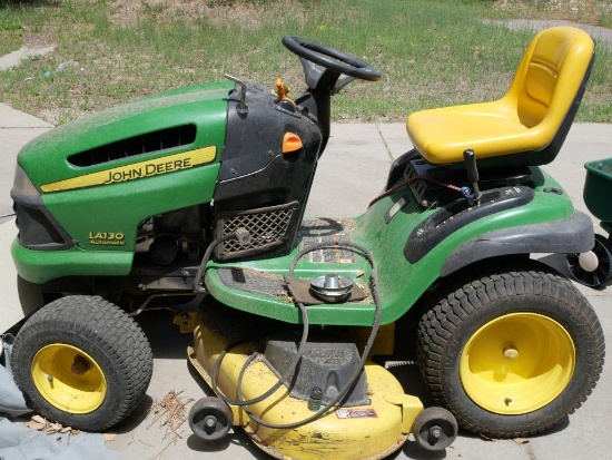 John Deere LA130 Lawn Tractor