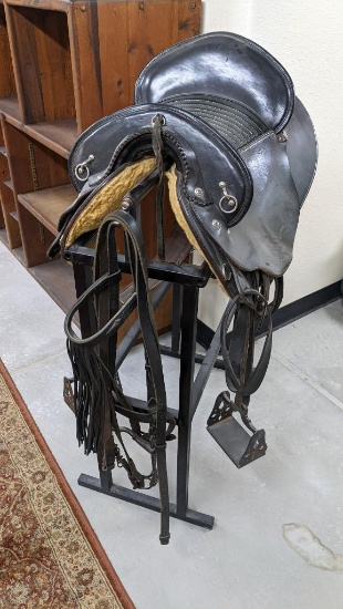 Don West Pasofino Leather Saddle and Stand