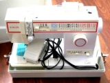 Singer Model 45525W Sewing Machine with Case