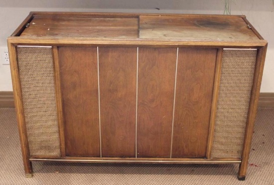 Magnavox Stereo Cabinet