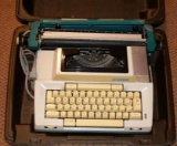 Smith Corona Coronamatic 2200 Typewriter with Case