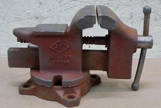 AC #435 Vise