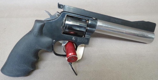 Smith & Wesson - 10 Custom Bullseye