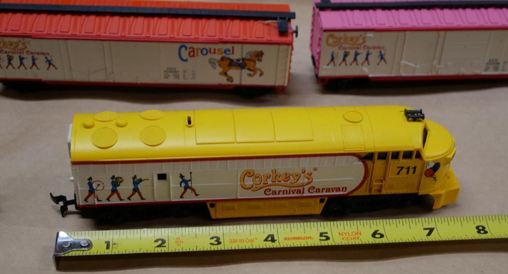 ビンテージHOトレインズ コーキー カーニバルキャラバン HO Gauge Corky's Carnival Caravan Train Set | Proxibid