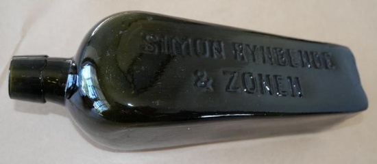 Simon & Rynbende Green Case Gin Bottle