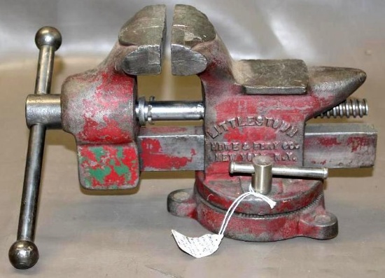 Littlestown Hdwe and Fnry Co No 25 Bench Vise