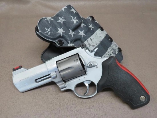 Taurus 44UL Ultra Lite Titanium - 44 Magnum, Revolver, SN# LP424130