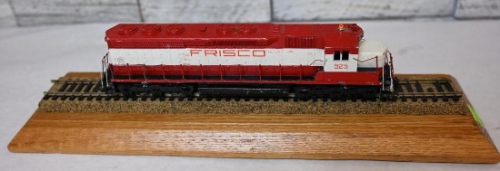 Frisco 925 HO Scale Train with Stand