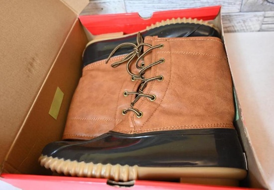 The Original Duck Boot Arianna style size 9