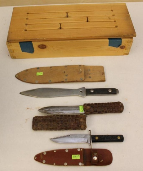 Three Fixed Blade Sheath Knives in Wood Box