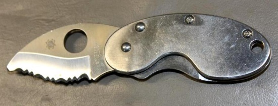 Cute Stainless Spyderco VG-10 Serrated Folding Knife