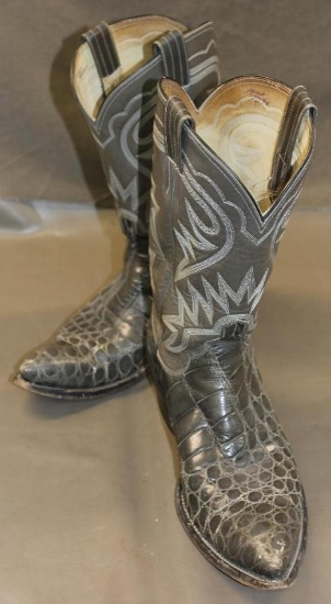 Custom Gray Alligator Skin Man's Western Boots by ML Leddy