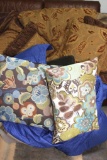 Two Sets Duvet and Pillows