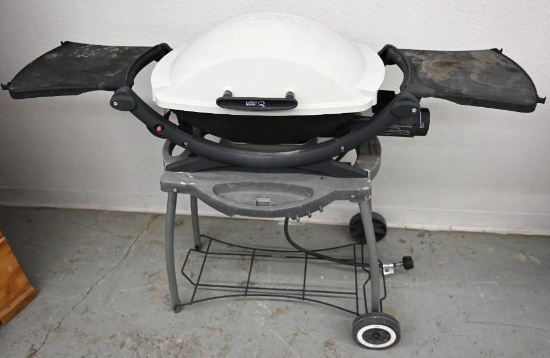 Weber Q Grill with Stand