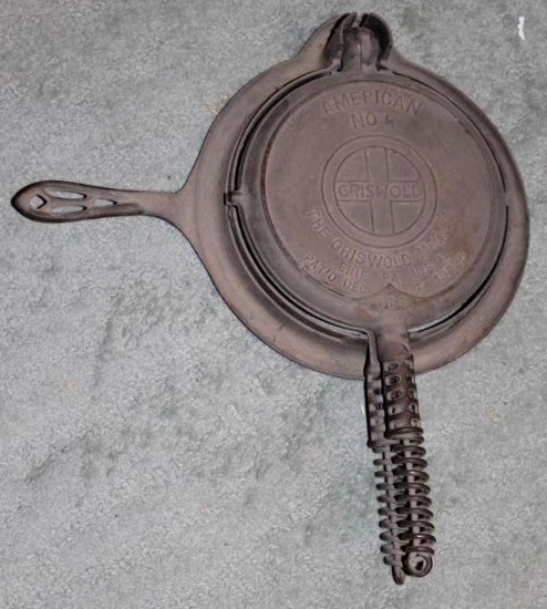 Excellent Rare Griswold Cast Iron Waffle Maker