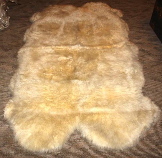 Comfort Zone Sheepskin Throw
