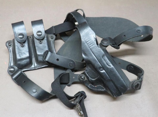 Desantis Shoulder Holster