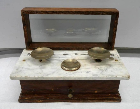 Antique Apothecary / Drug Store Scale