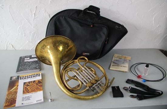 Getzen Single French Horn Starter Set with Zip Case