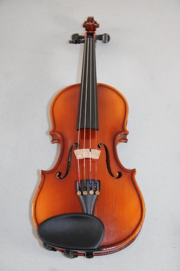 Knilling Bucharest 1/4 Size Violin with Bow and Case