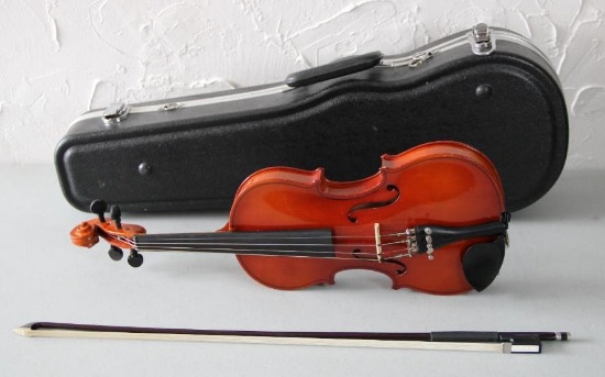 Erich Pfretzschner 1/2 Size Violing with Bow and Case